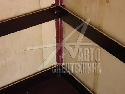 Промтоварный фургон ISUZU ELF 9.5