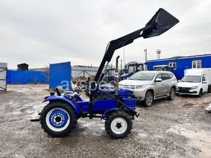 Минитрактор Русич Т-30 ВОМ 4x4 с фронтальным погрузчиком